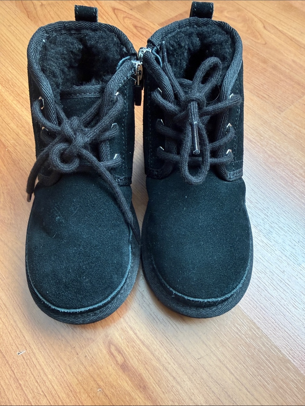 Ugg size 11 Kids Black Cozy Lace-Up Winter Boots new without box